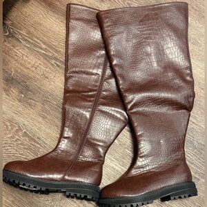 Crocodile Embossed Over The Knee Boot | size 9